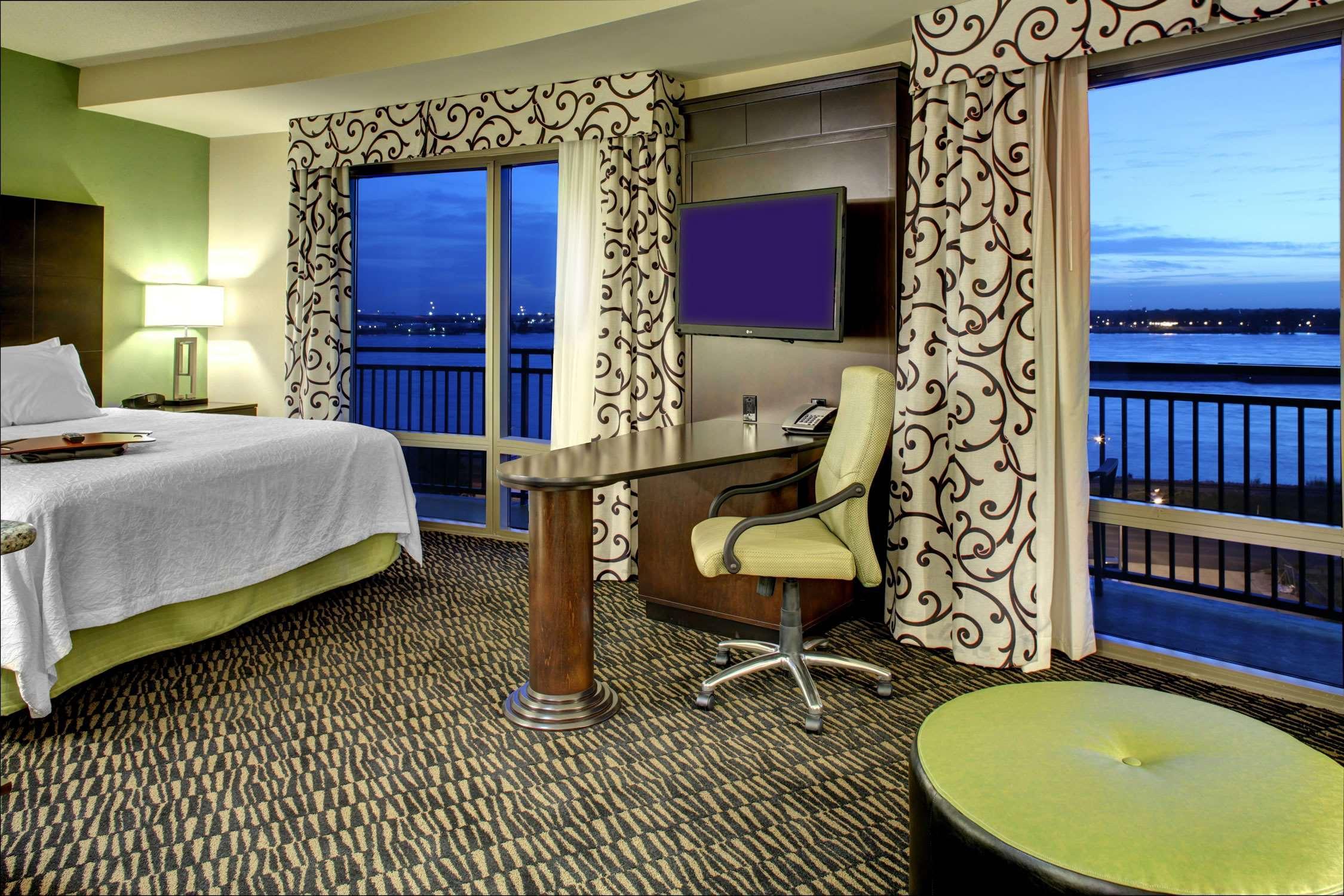Hampton Inn & Suites Baton Rouge Downtown Exteriör bild